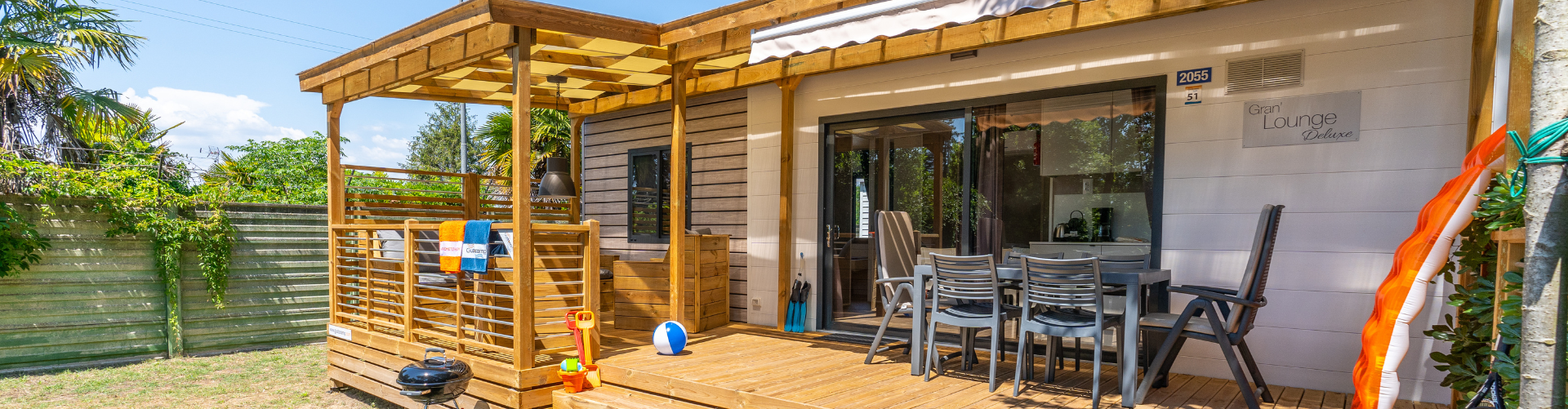 Stacaravan Gran' Lounge Deluxe Gustocamp